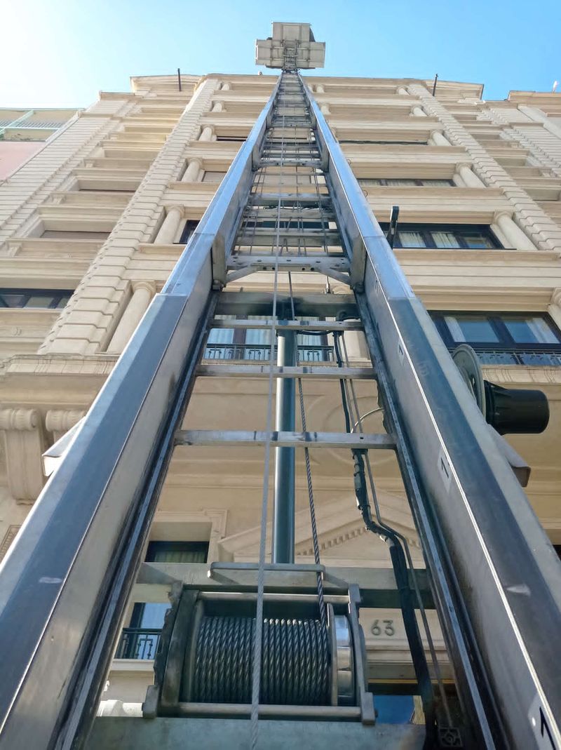Elevador en edificio