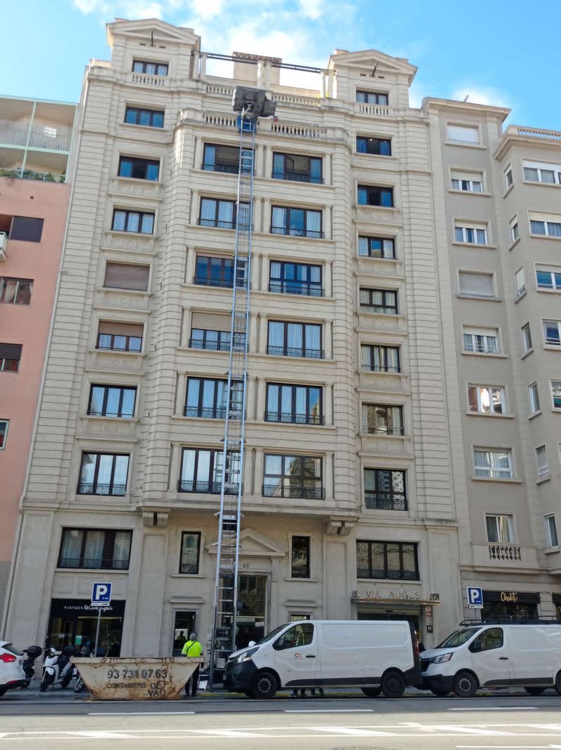 Operarios en V&iacute;a Augusta